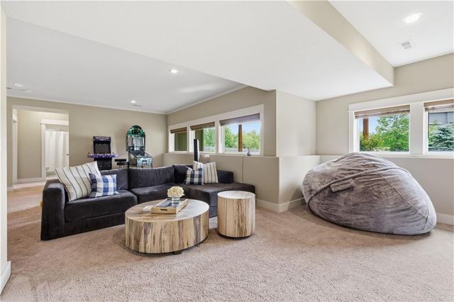 2927 W 155th Terrace, Overland Park, KS 66224