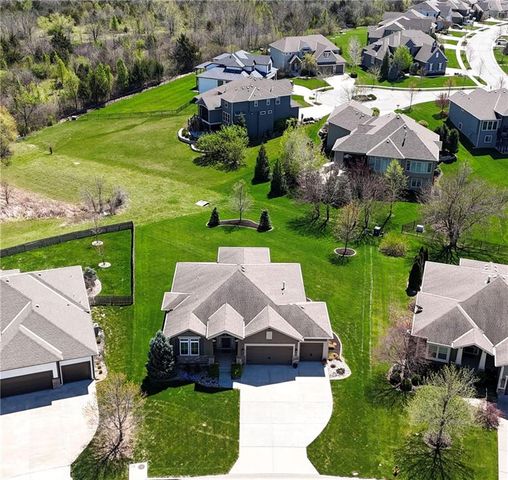 2927 W 155th Terrace, Overland Park, KS 66224