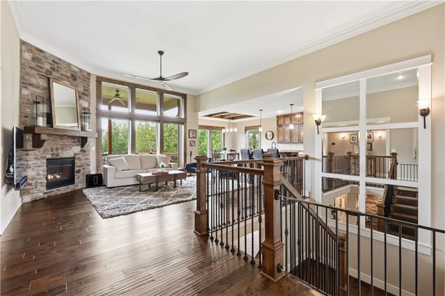 2927 W 155th Terrace, Overland Park, KS 66224