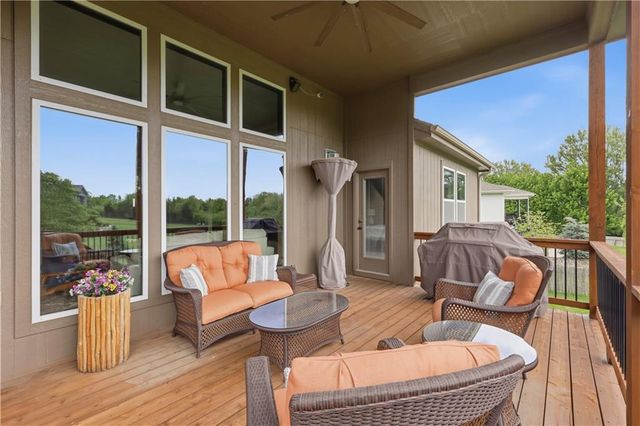 2927 W 155th Terrace, Overland Park, KS 66224