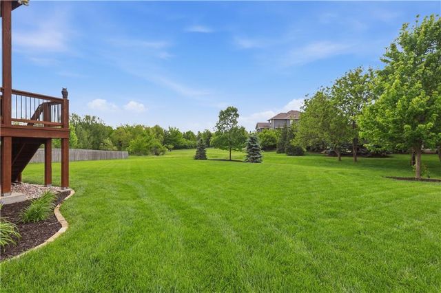 2927 W 155th Terrace, Overland Park, KS 66224