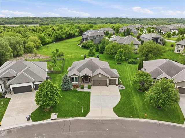 2927 W 155th Terrace, Overland Park, KS 66224