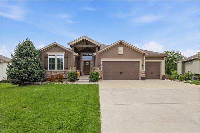 2927 W 155th Terrace, Overland Park, KS 66224