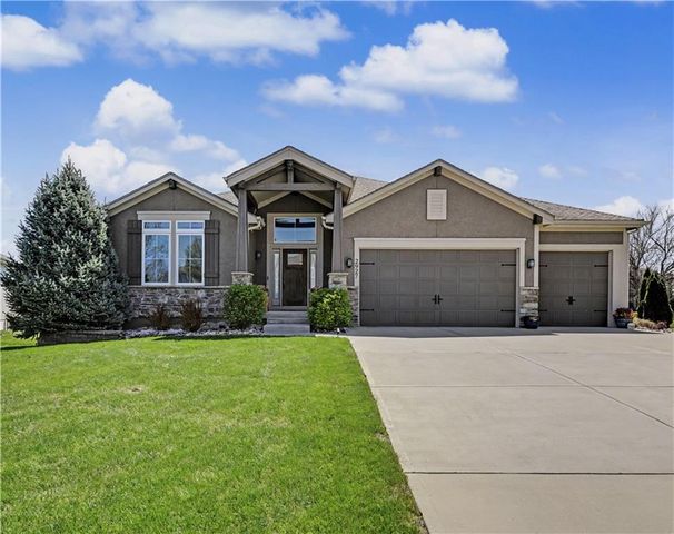 2927 W 155th Terrace, Overland Park, KS 66224