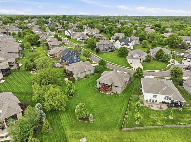 2927 W 155th Terrace, Overland Park, KS 66224