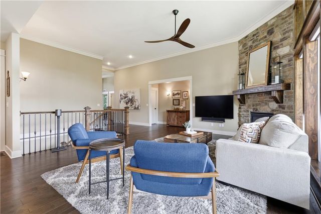 2927 W 155th Terrace, Overland Park, KS 66224