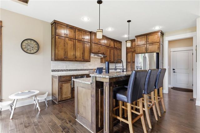 2927 W 155th Terrace, Overland Park, KS 66224