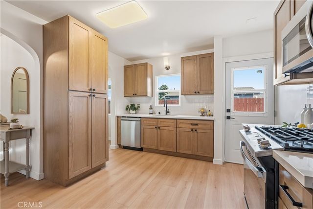 844 W 74th, Los Angeles, CA 90044