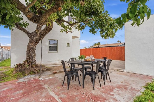 844 W 74th, Los Angeles, CA 90044