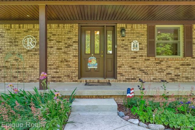 7493 S Sheridan Avenue, Durand, MI 48429