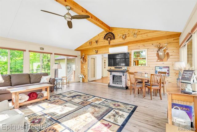 7493 S Sheridan Avenue, Durand, MI 48429