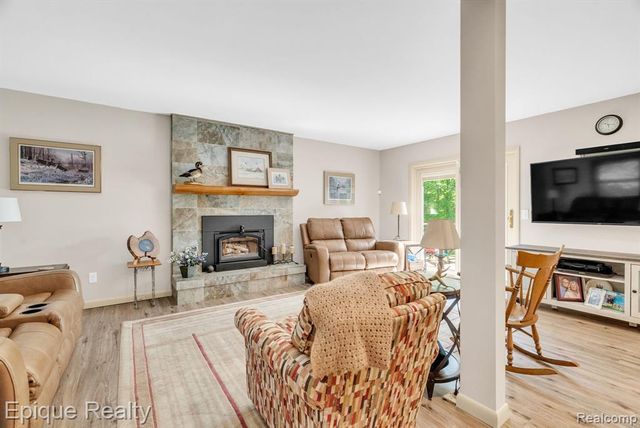 7493 S Sheridan Avenue, Durand, MI 48429