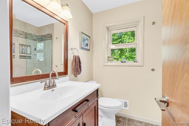 7493 S Sheridan Avenue, Durand, MI 48429
