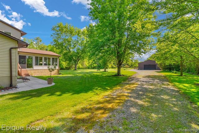 7493 S Sheridan Avenue, Durand, MI 48429