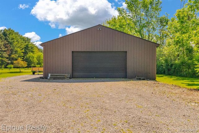 7493 S Sheridan Avenue, Durand, MI 48429