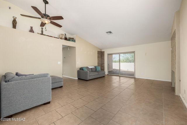 3780 W Mesa Ridge Trail, Tucson, AZ 85742