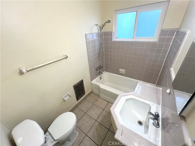 6345 Templeton Street J, Huntington Park, CA 90255