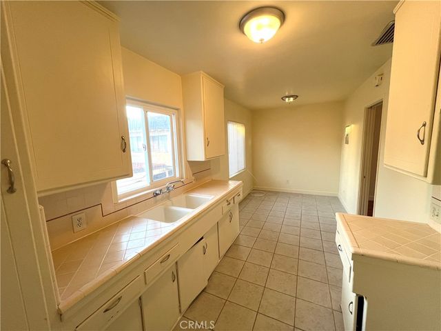 6345 Templeton Street J, Huntington Park, CA 90255