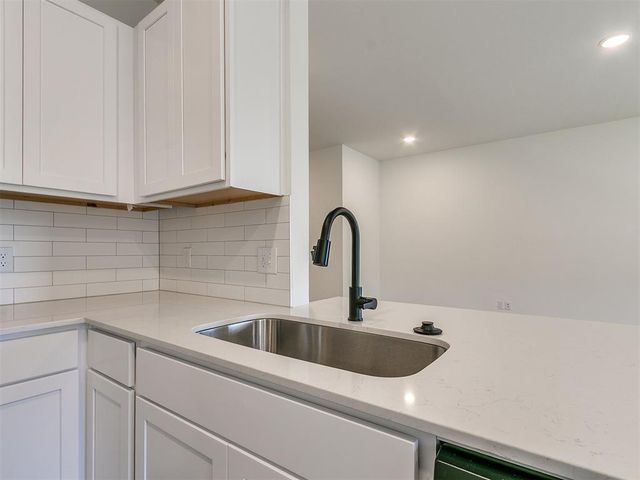 2040 Brush Creek Way, Newcastle, OK 73065