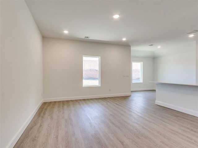 2040 Brush Creek Way, Newcastle, OK 73065