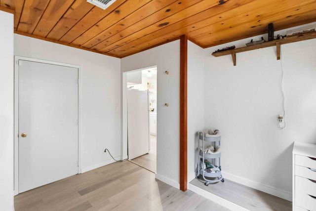 7242 Arutas Dr, North Highlands, CA 95660