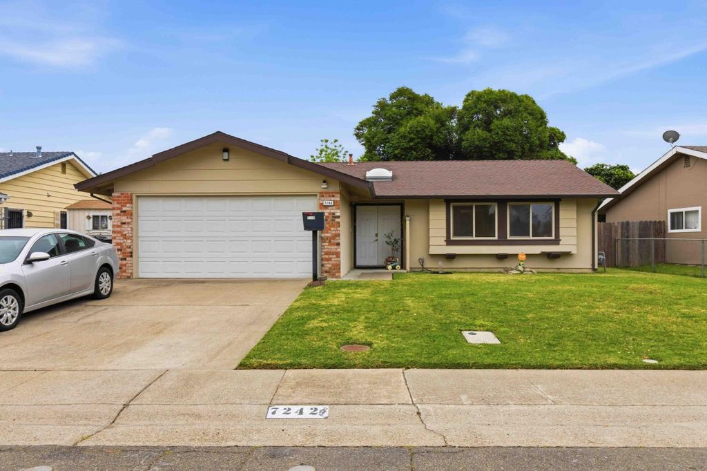 7242 Arutas Dr, North Highlands, CA 95660