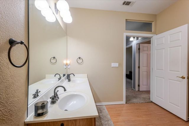 517 NE 1st Street, Mineral Wells, TX 76067