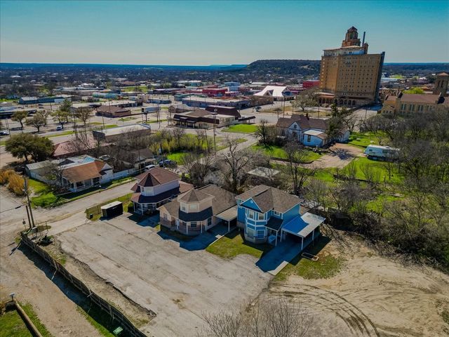 517 NE 1st Street, Mineral Wells, TX 76067