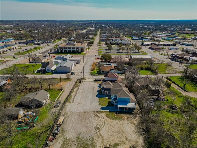 517 NE 1st Street, Mineral Wells, TX 76067