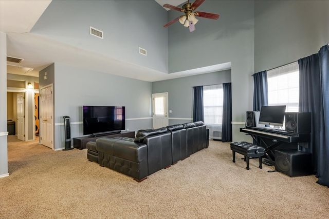 517 NE 1st Street, Mineral Wells, TX 76067