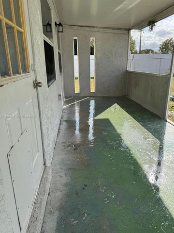 910 SW Airoso Blvd, Port St. Lucie, FL 34983