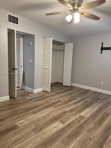 910 SW Airoso Blvd, Port St. Lucie, FL 34983