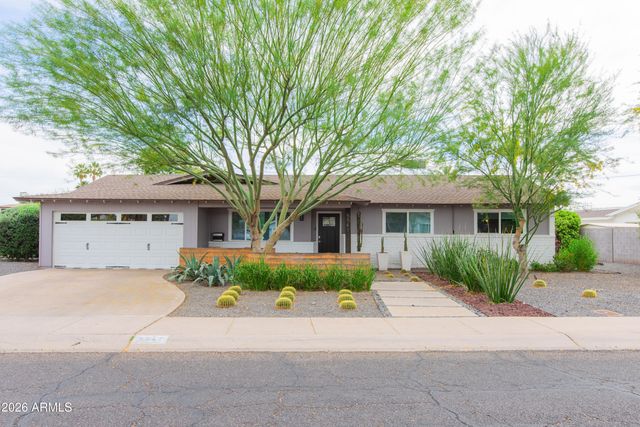 5541 E CHEERY LYNN Road, Phoenix, AZ 85018
