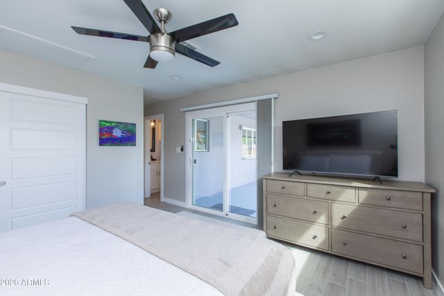 5541 E CHEERY LYNN Road, Phoenix, AZ 85018