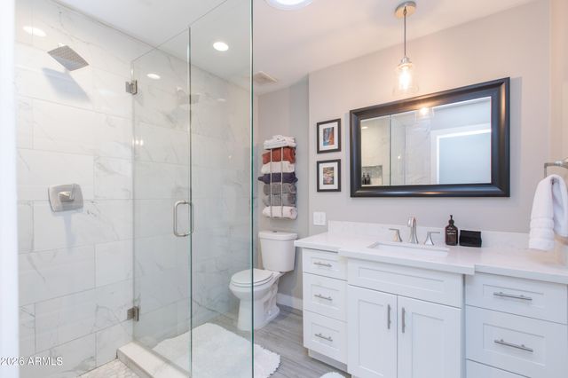 5541 E CHEERY LYNN Road, Phoenix, AZ 85018