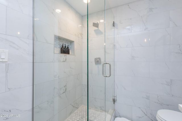 5541 E CHEERY LYNN Road, Phoenix, AZ 85018