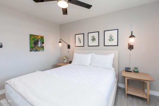 5541 E CHEERY LYNN Road, Phoenix, AZ 85018