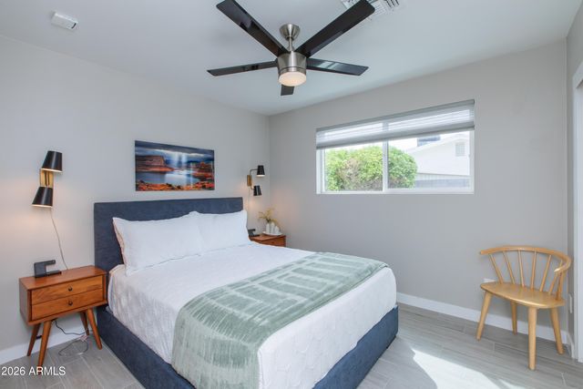 5541 E CHEERY LYNN Road, Phoenix, AZ 85018