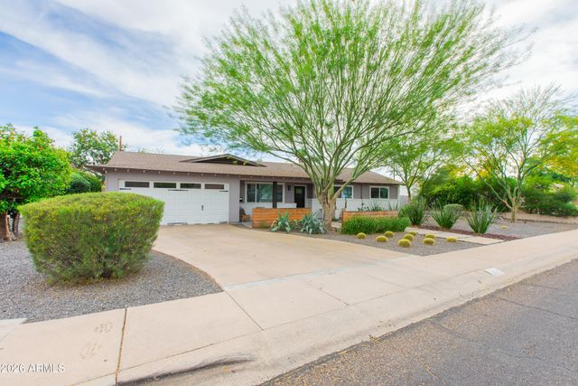 5541 E CHEERY LYNN Road, Phoenix, AZ 85018