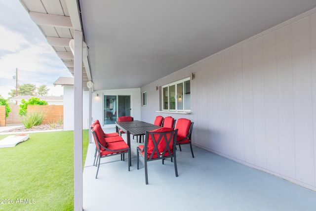 5541 E CHEERY LYNN Road, Phoenix, AZ 85018