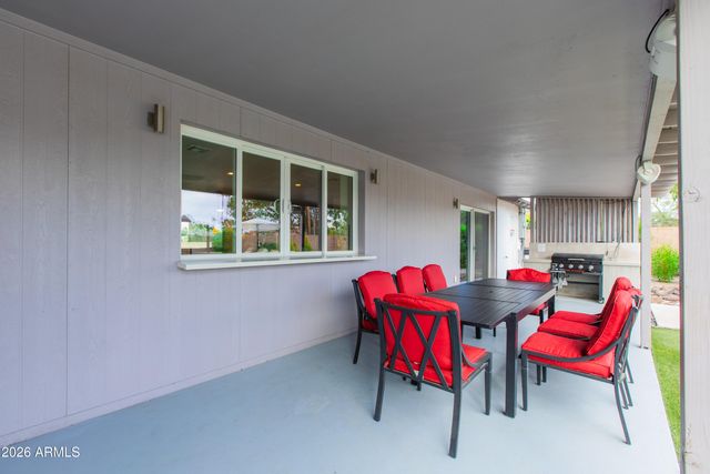 5541 E CHEERY LYNN Road, Phoenix, AZ 85018