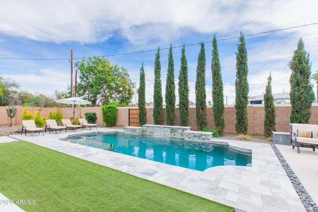 5541 E CHEERY LYNN Road, Phoenix, AZ 85018