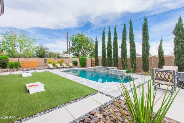 5541 E CHEERY LYNN Road, Phoenix, AZ 85018