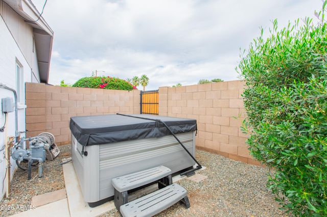 5541 E CHEERY LYNN Road, Phoenix, AZ 85018