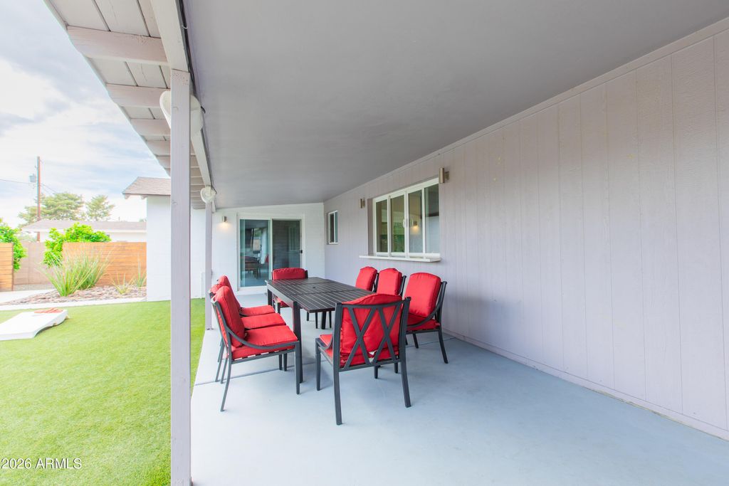 Image 52 of property listing at 5541 E CHEERY LYNN Road, Phoenix, AZ 85018