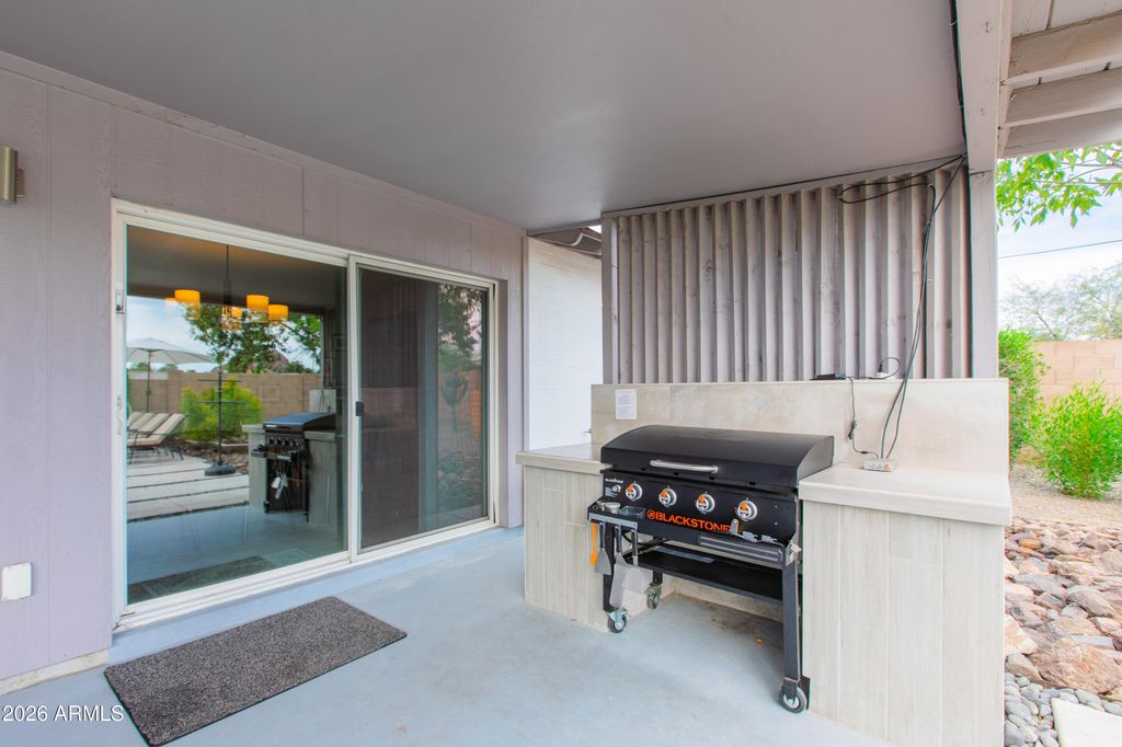 Image 54 of property listing at 5541 E CHEERY LYNN Road, Phoenix, AZ 85018