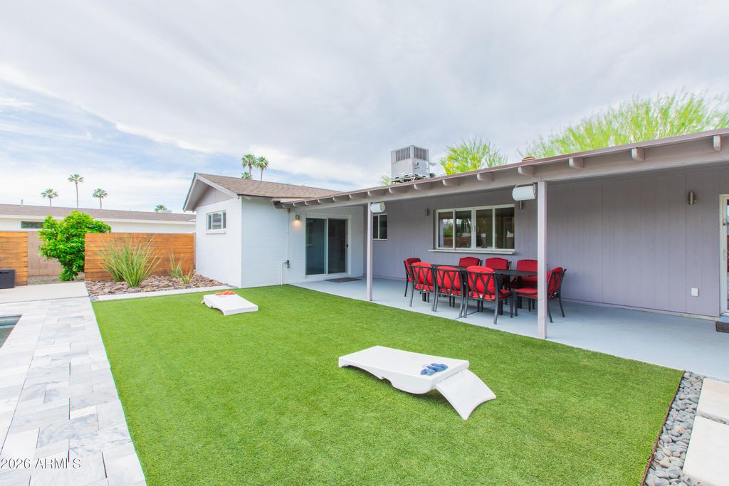 Image 55 of property listing at 5541 E CHEERY LYNN Road, Phoenix, AZ 85018