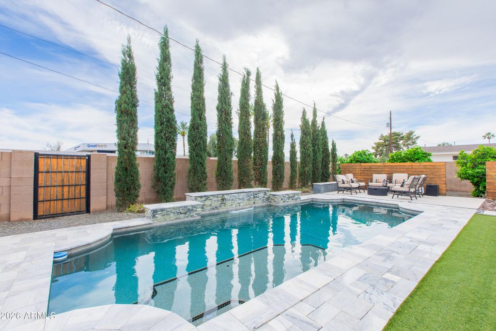 Image 61 of property listing at 5541 E CHEERY LYNN Road, Phoenix, AZ 85018