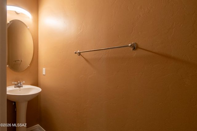 930 S Vista Overlook Drive, Tucson, AZ 85710