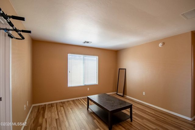 930 S Vista Overlook Drive, Tucson, AZ 85710